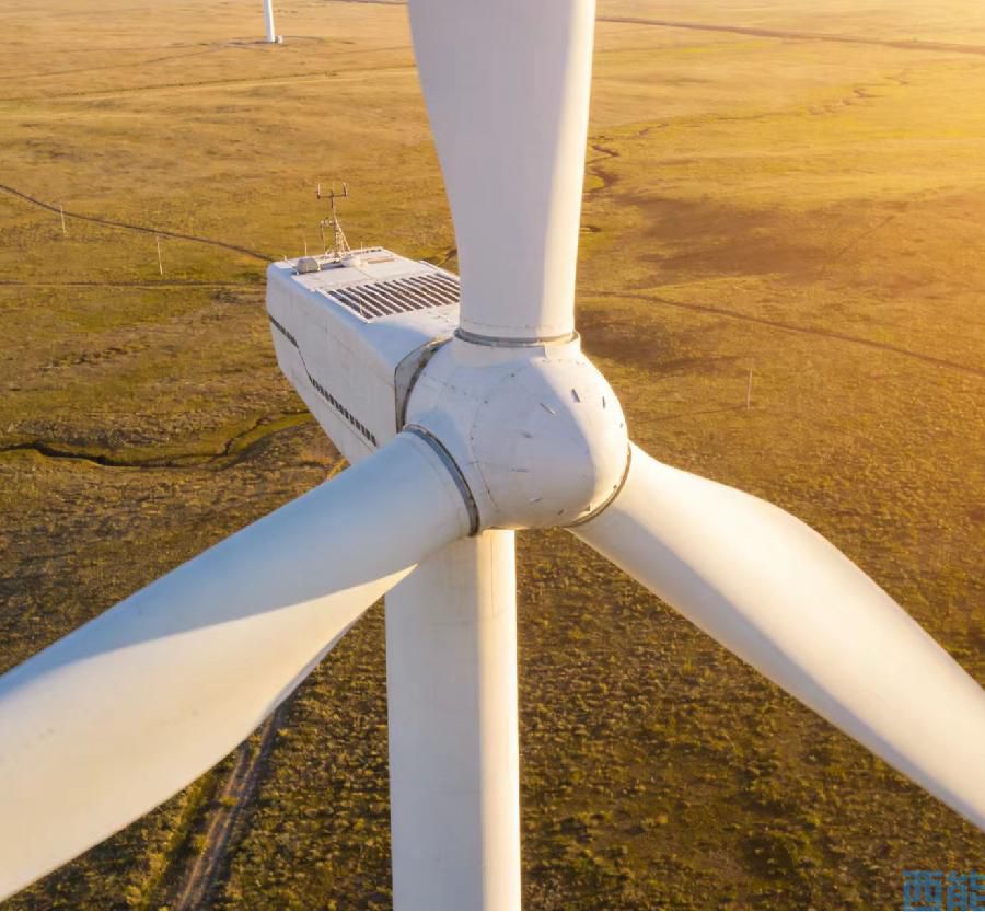 <strong>炸裂全網！-30℃極寒破冰并網！電氣風電錫林浩特10萬kW機</strong>